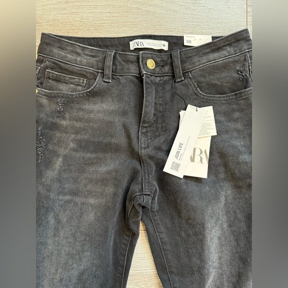 Zara Relaxed Fit Black Denim Jeans Low Rise Ankle Length Women Size 4 NWT - Picture 3 of 9
